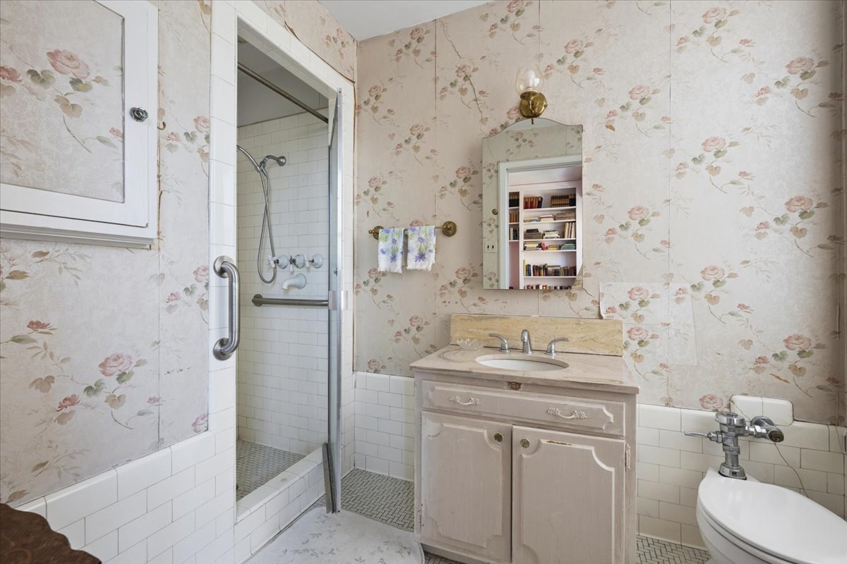 1448 N Lake Shore Drive N Unit: 5B