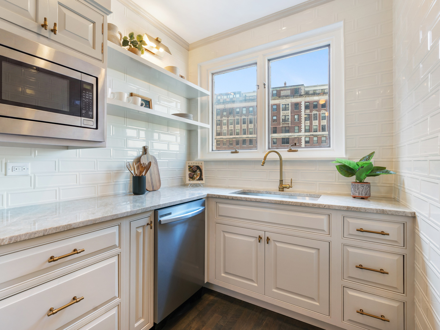 3800 N Lake Shore Drive Unit: 11E