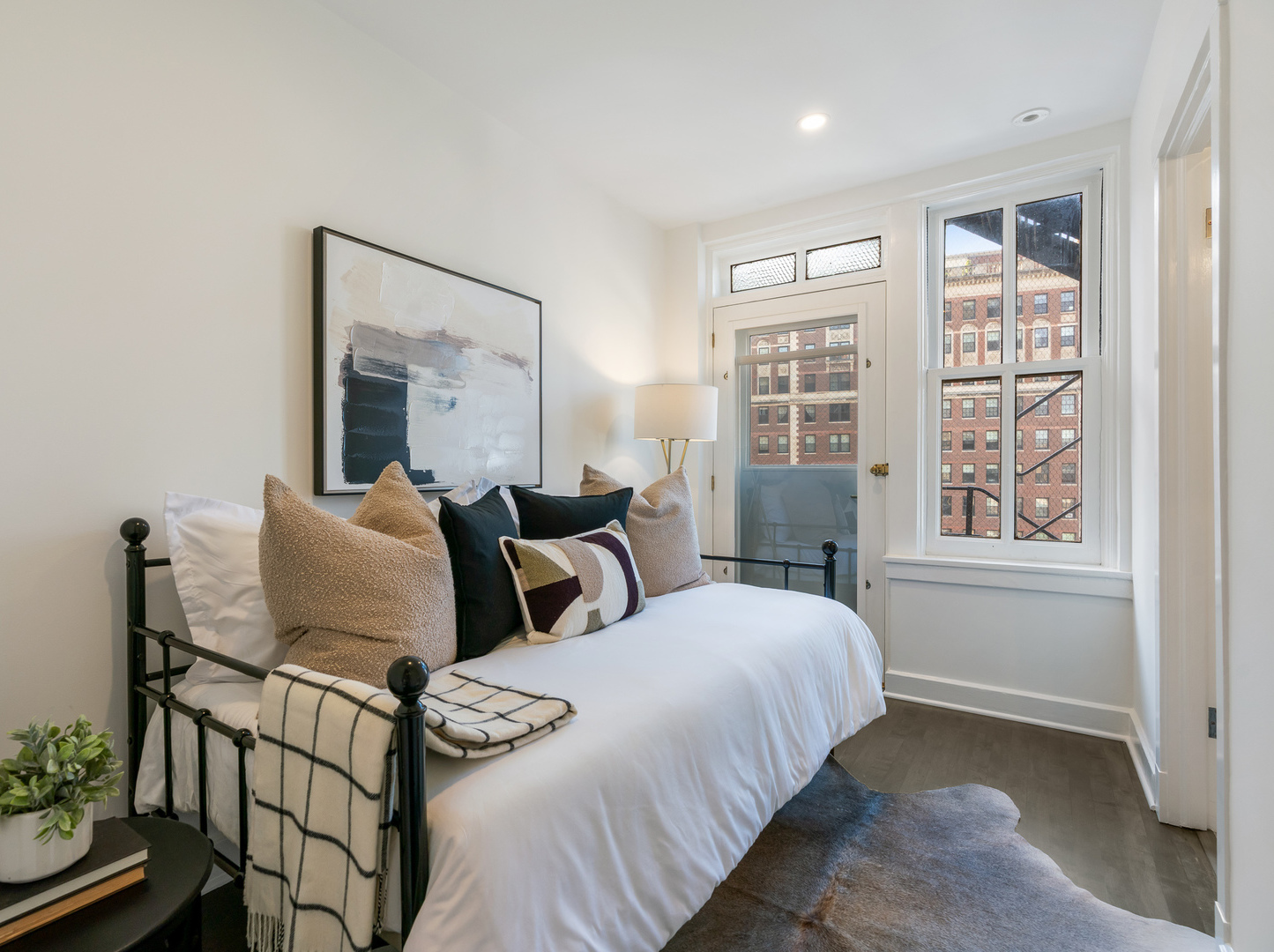 3800 N Lake Shore Drive Unit: 11E