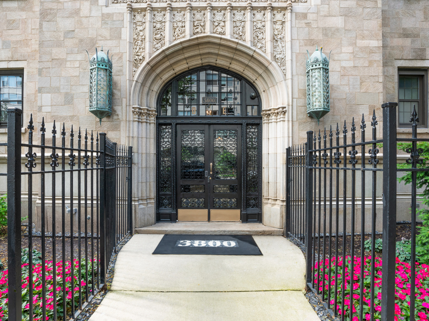 3800 N Lake Shore Drive Unit: 11E