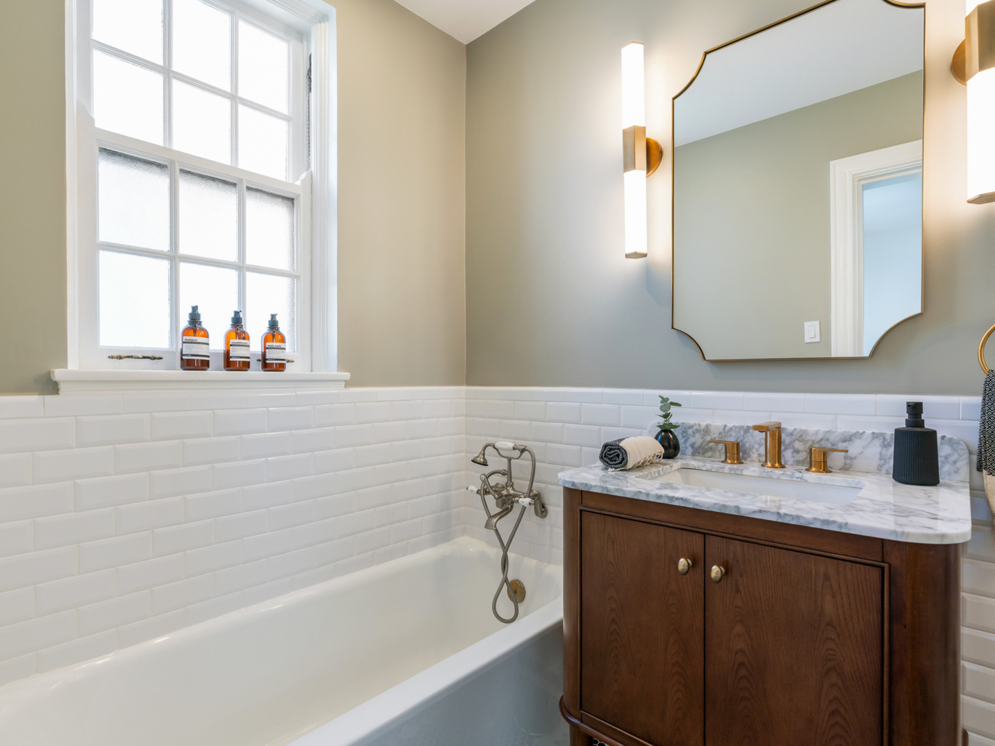 3800 N Lake Shore Drive Unit: 11E