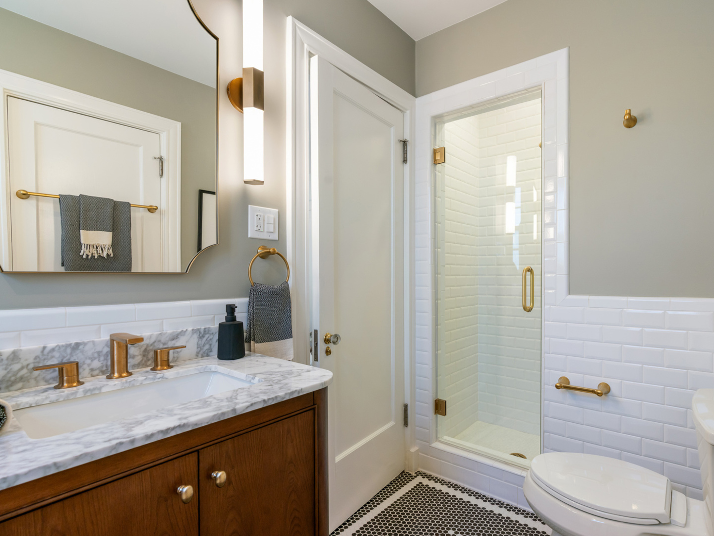 3800 N Lake Shore Drive Unit: 11E