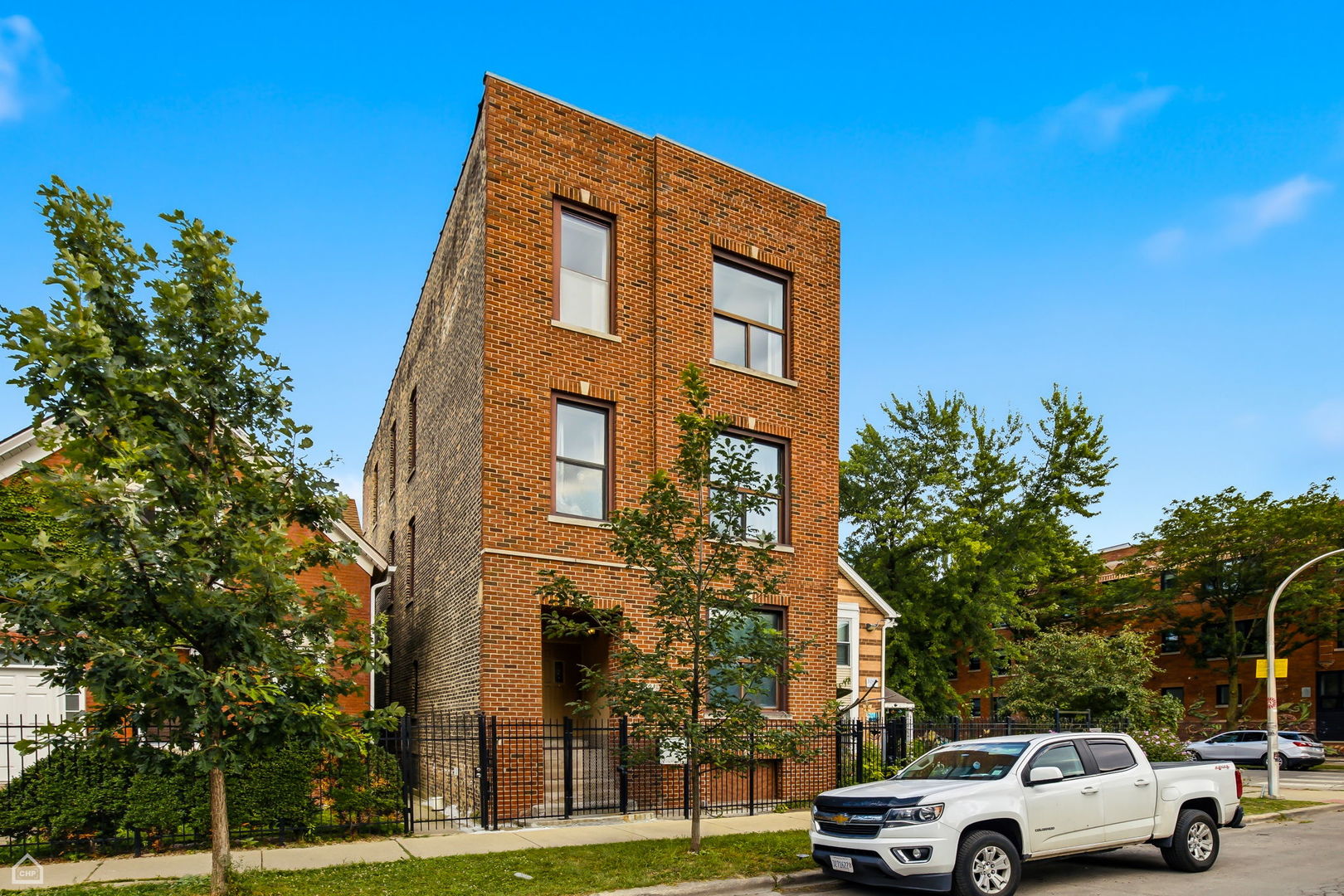 1403 N Rockwell Street Unit: 3