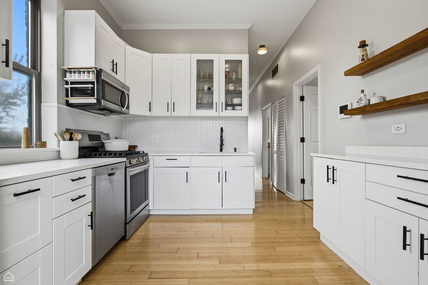 1403 N Rockwell Street Unit: 3