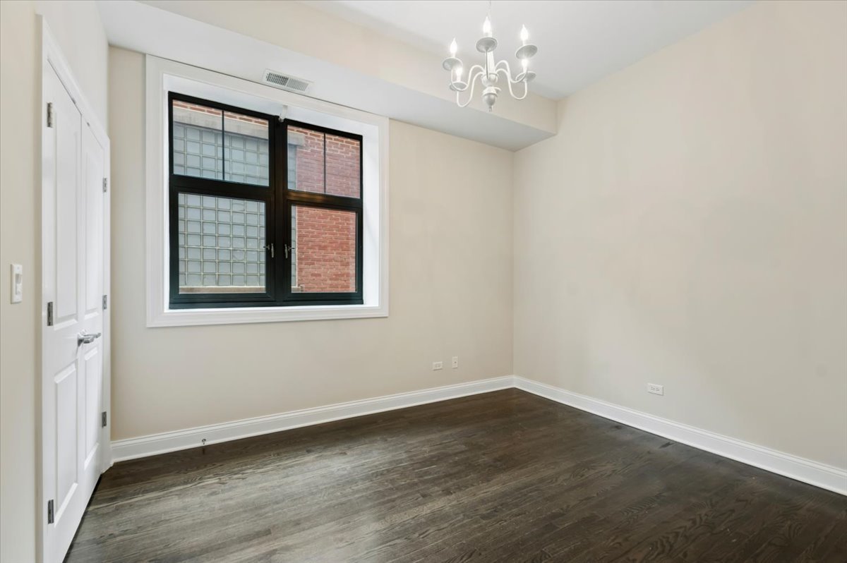 30 W ERIE Street Unit: 501