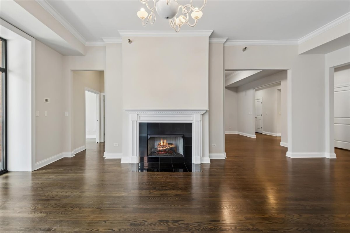 30 W ERIE Street Unit: 501