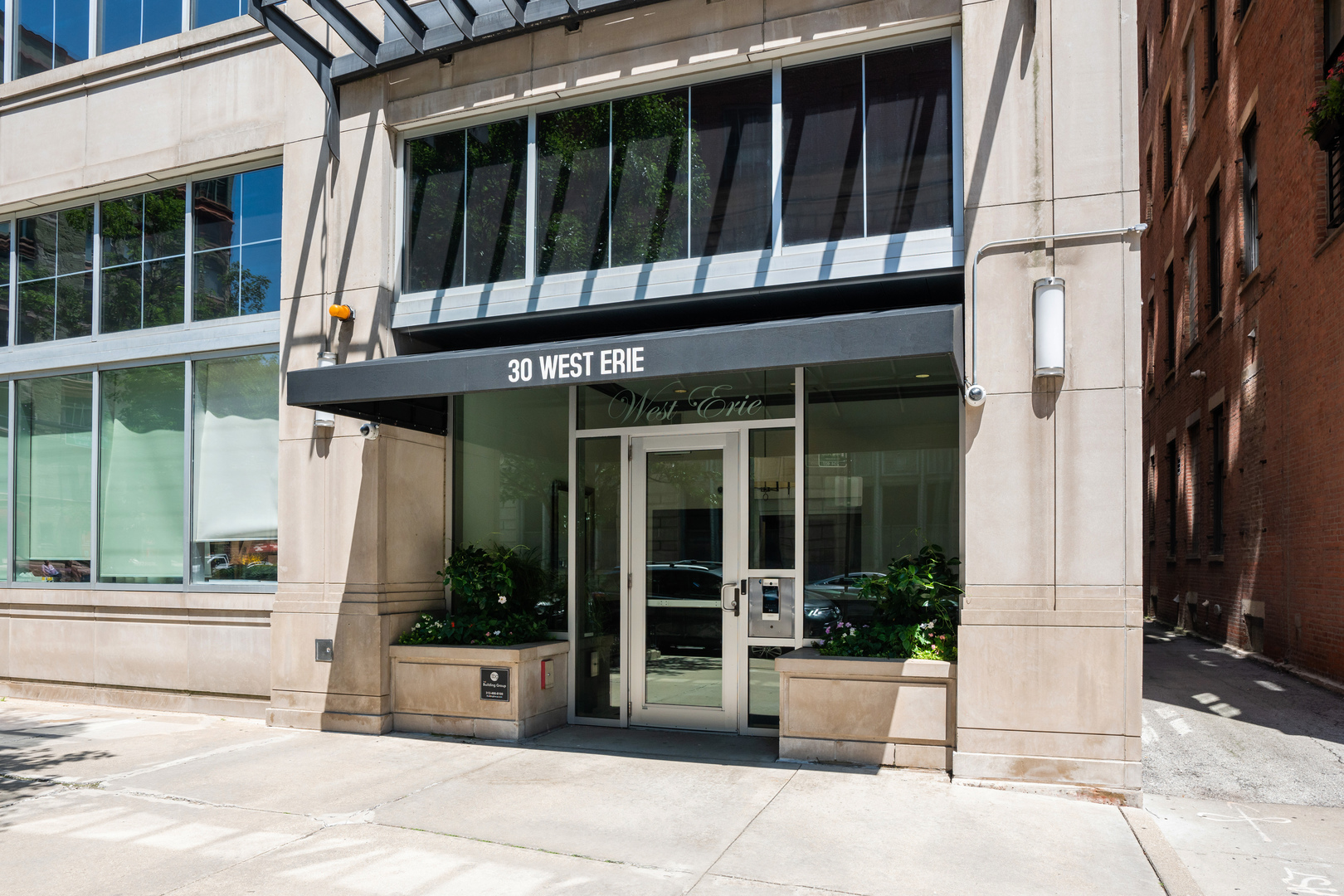 30 W ERIE Street Unit: 501