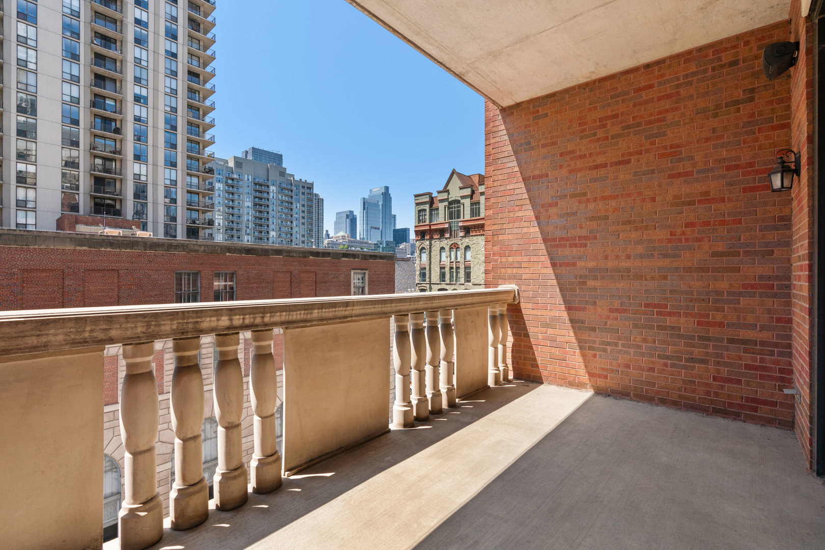 30 W ERIE Street Unit: 501