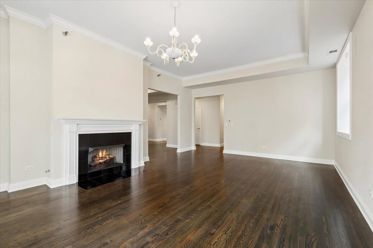 30 W ERIE Street Unit: 501