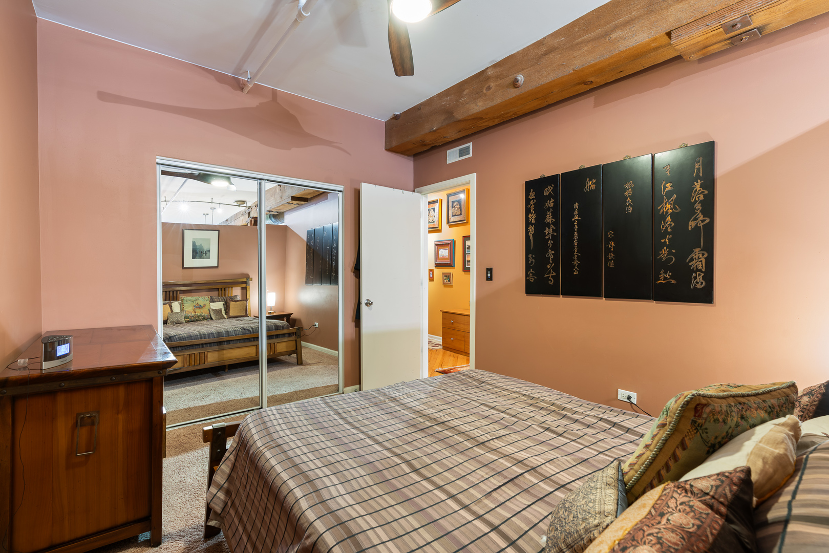 520 W Huron Street Unit: 504