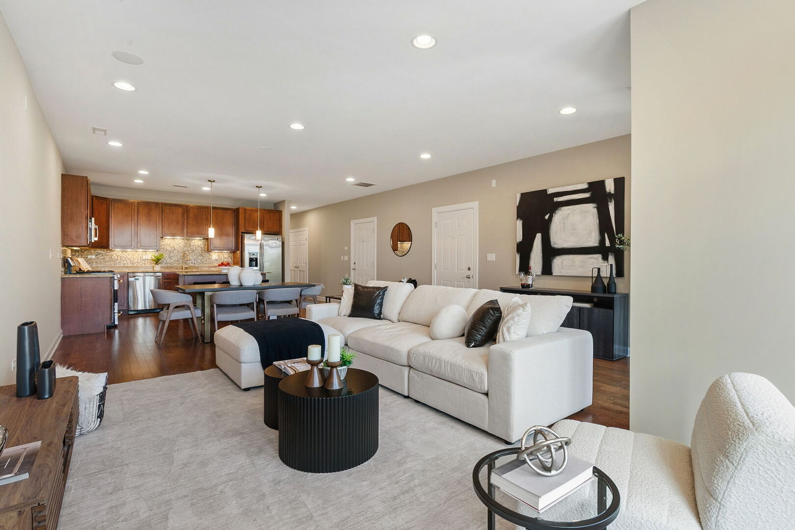 2936 N Lincoln Avenue Unit: 3S