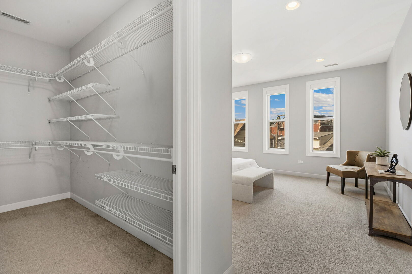 2936 N Lincoln Avenue Unit: 3S
