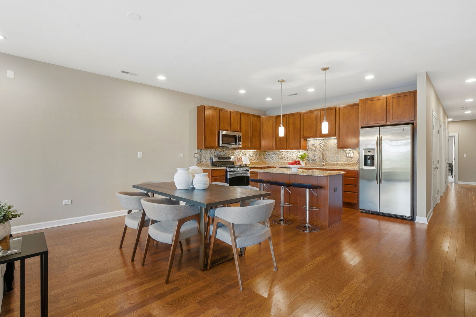 2936 N Lincoln Avenue Unit: 3S