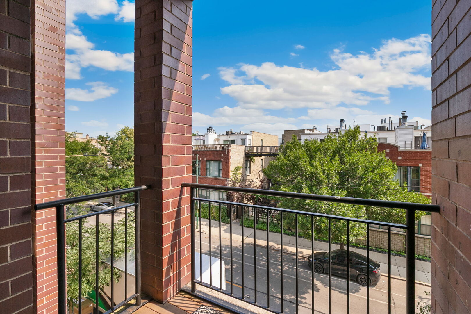 2936 N Lincoln Avenue Unit: 3S