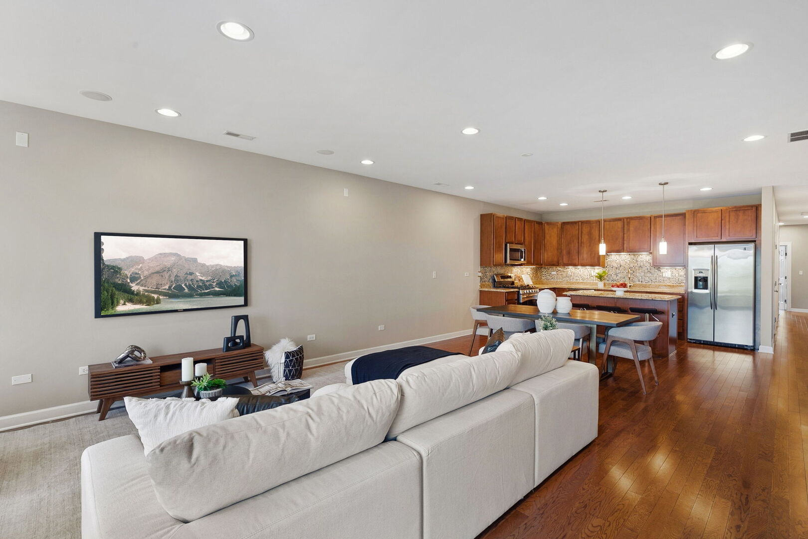 2936 N Lincoln Avenue Unit: 3S
