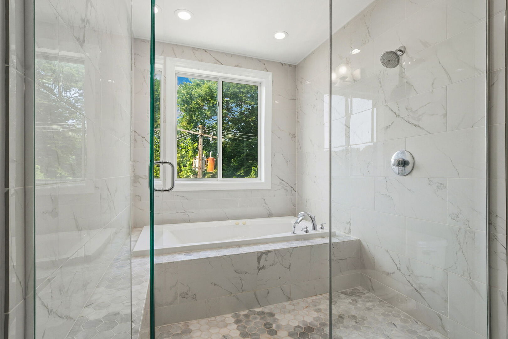 2936 N Lincoln Avenue Unit: 3S