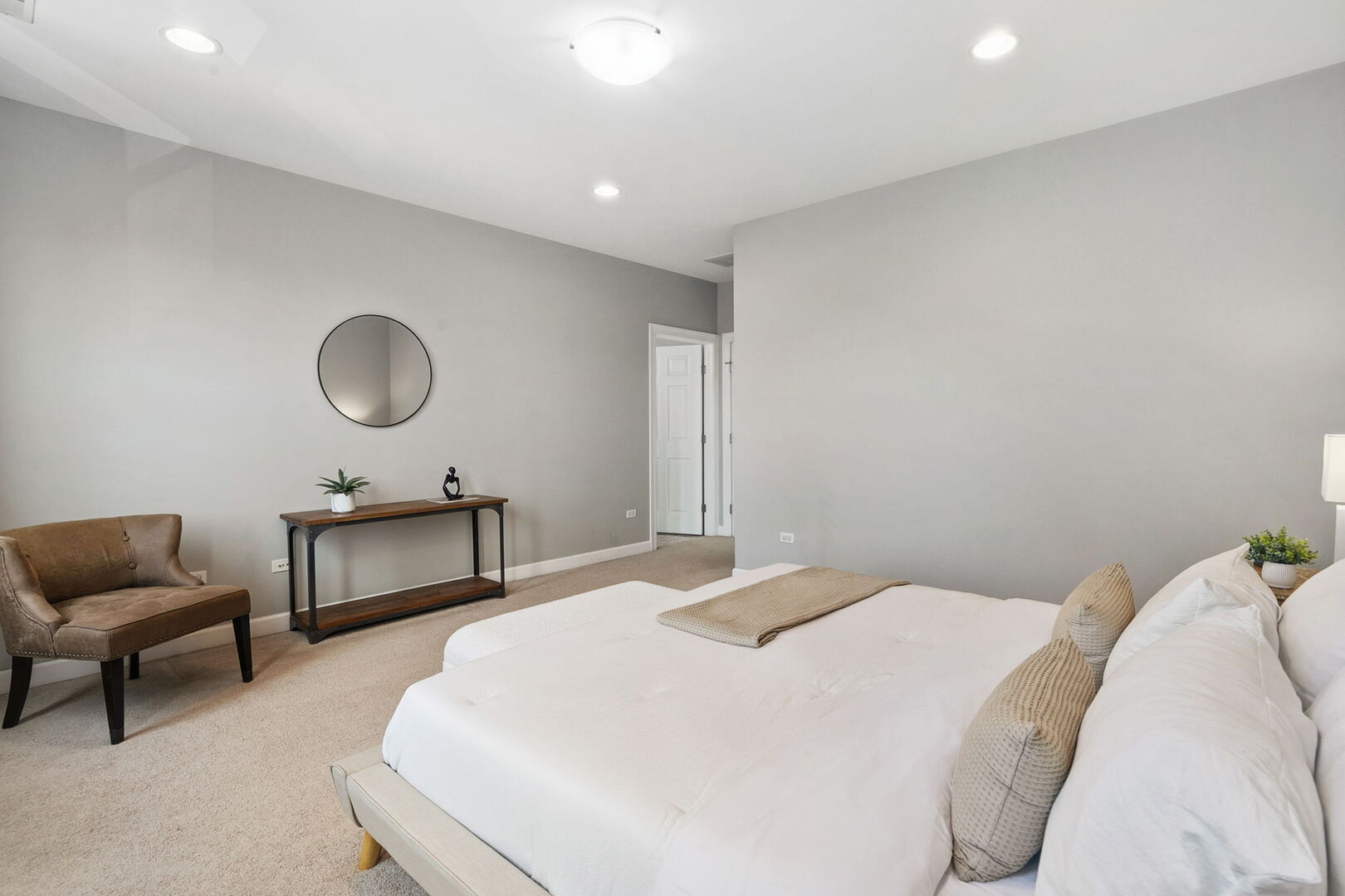 2936 N Lincoln Avenue Unit: 3S