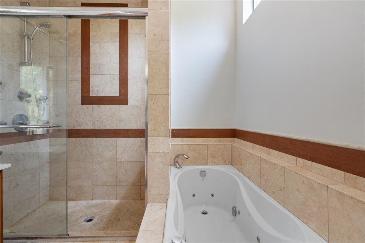 1717 N Western Avenue Unit: 2