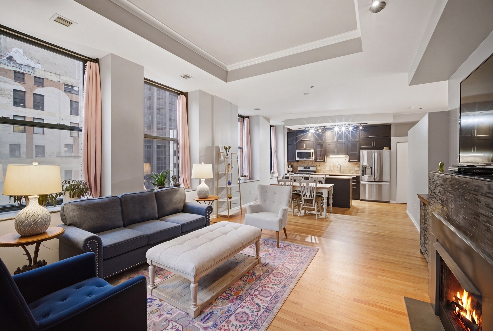 208 W Washington Street Unit: 910