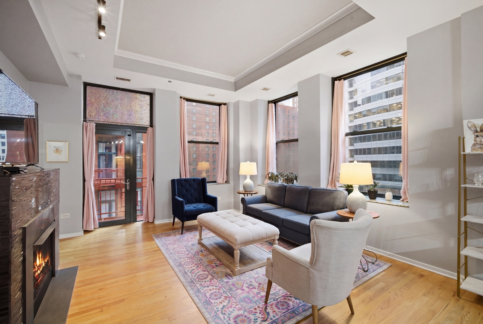208 W Washington Street Unit: 910