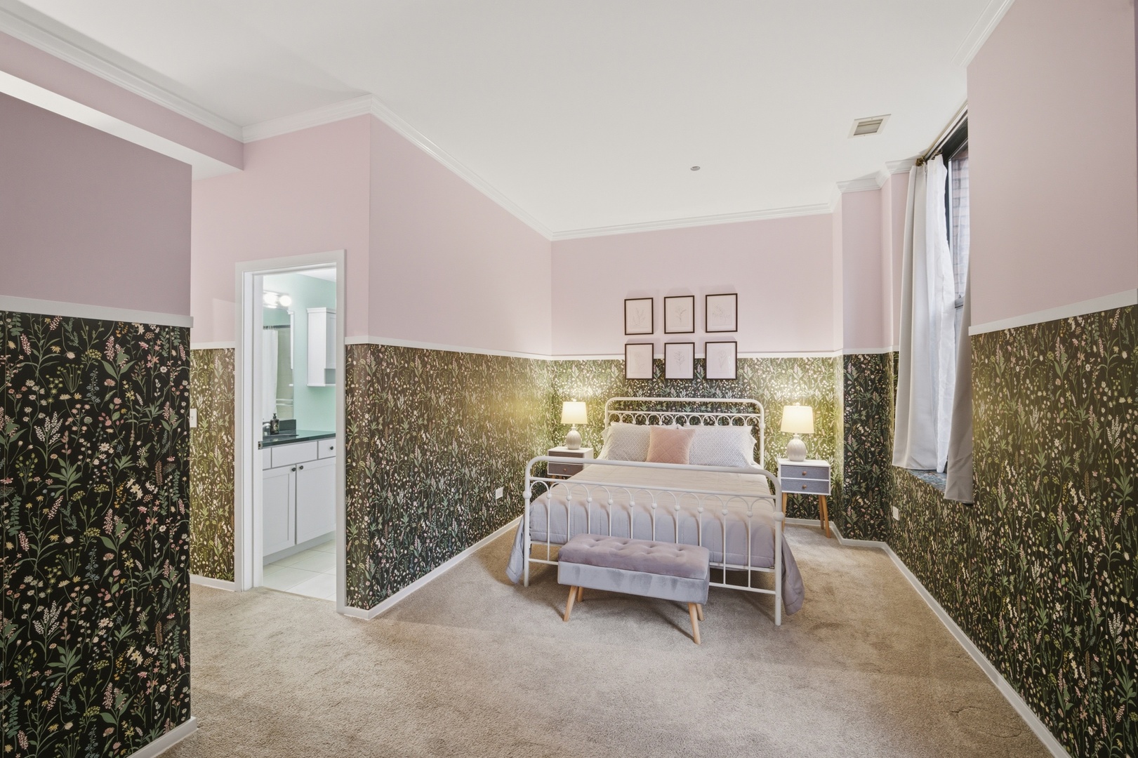 208 W Washington Street Unit: 910