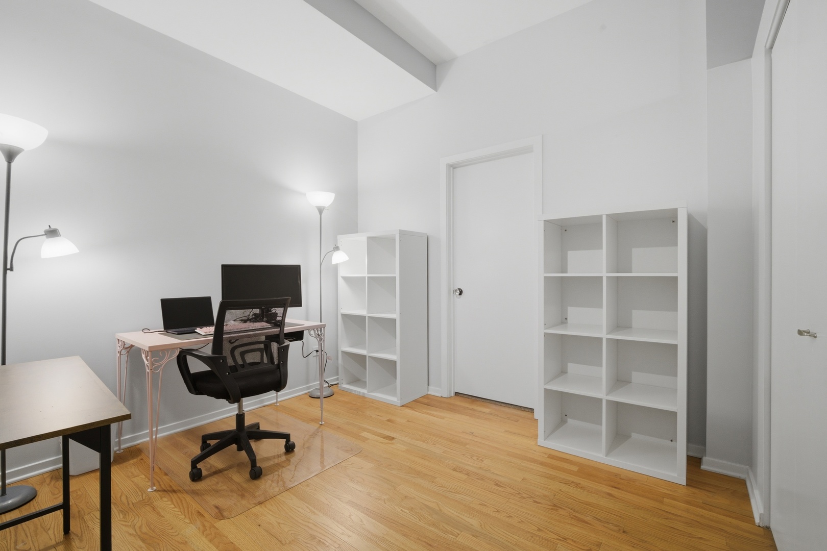 208 W Washington Street Unit: 910