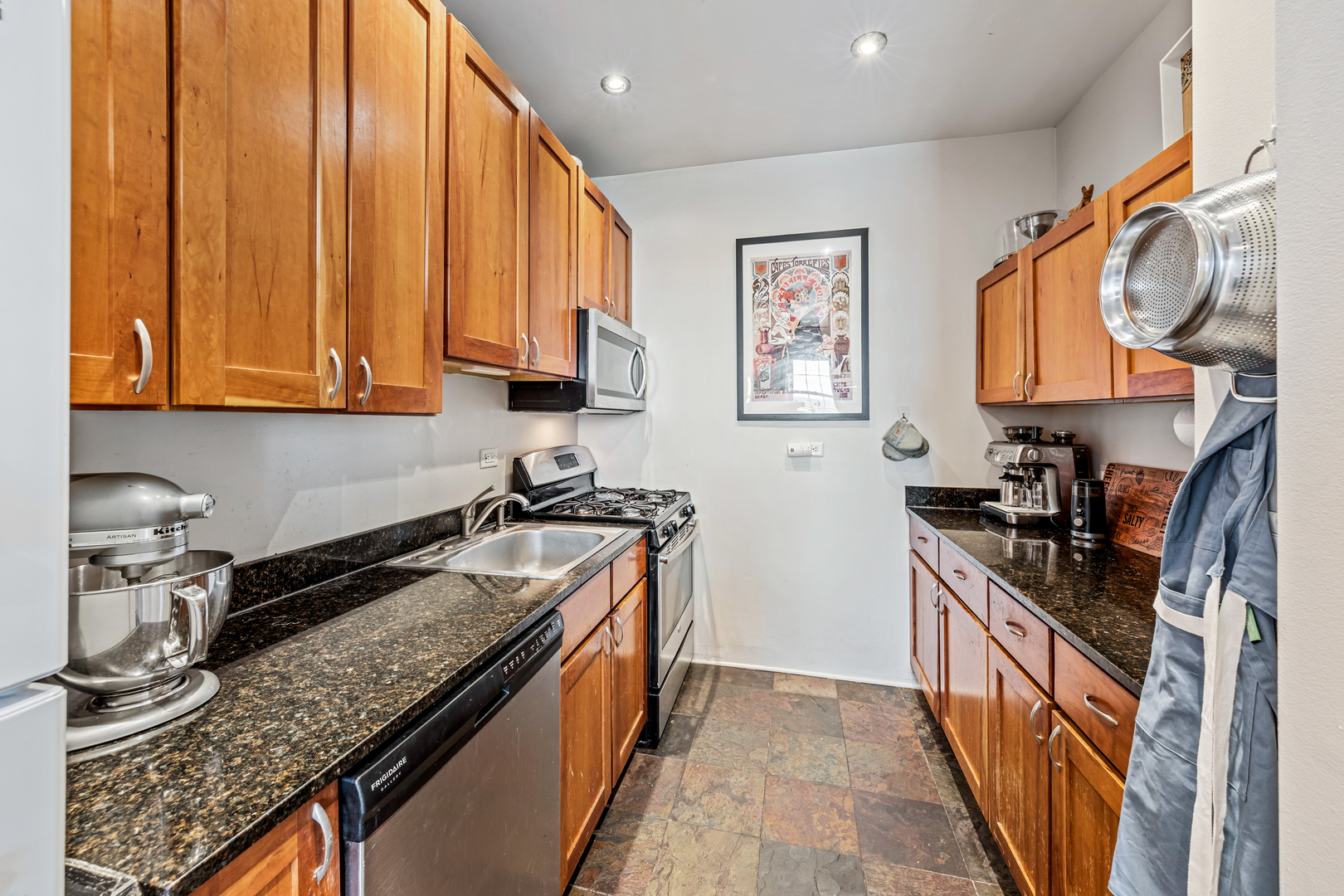 6101 N Sheridan Road Unit: 10C
