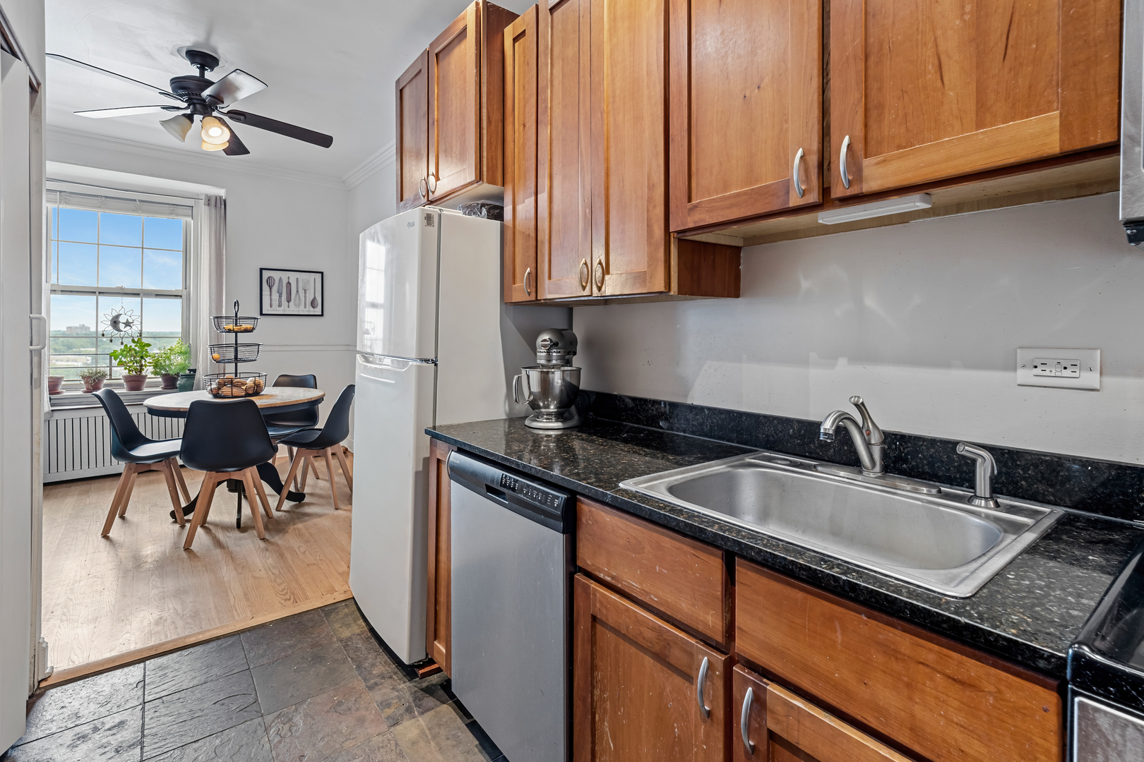 6101 N Sheridan Road Unit: 10C