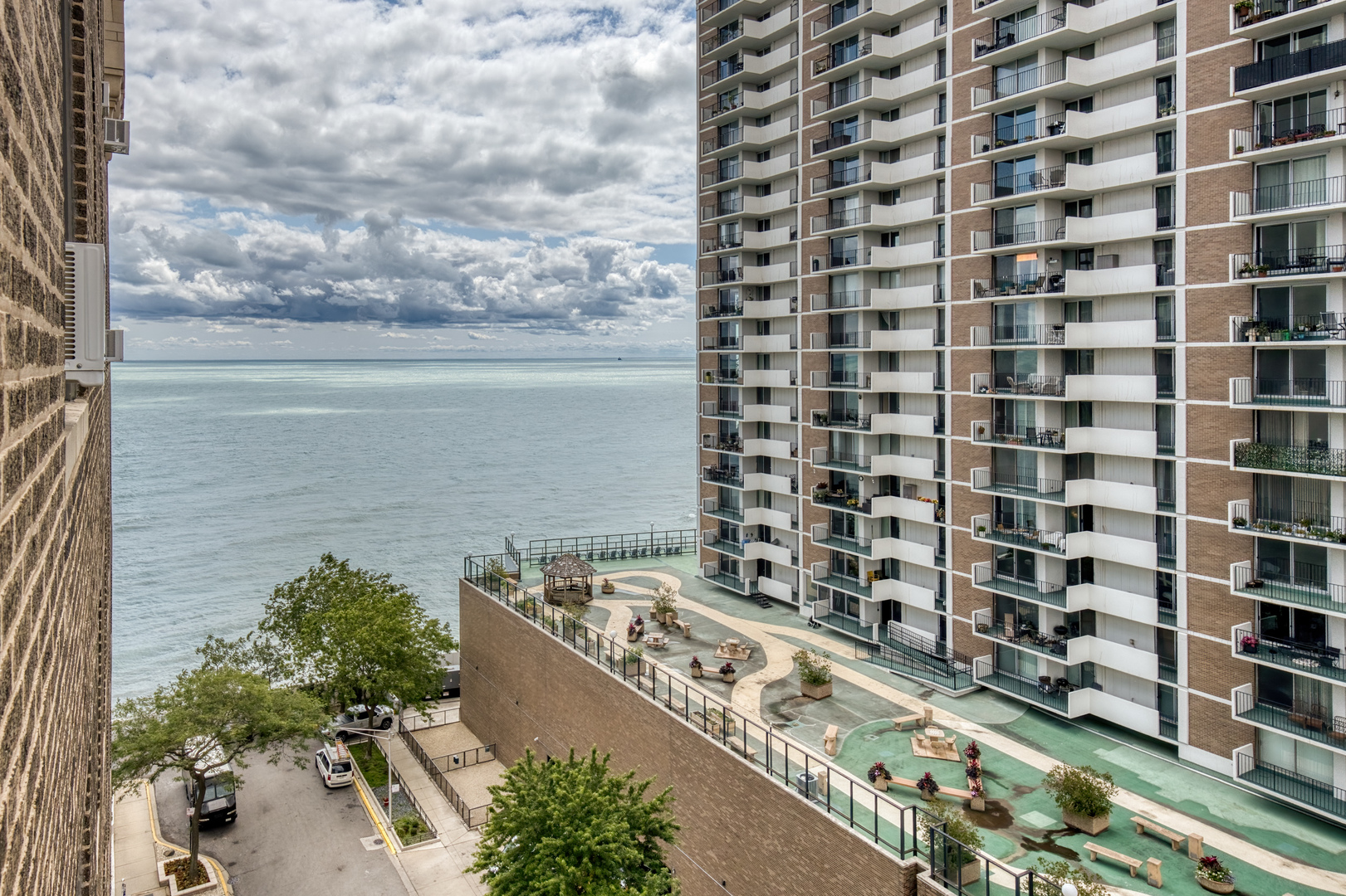 6101 N Sheridan Road Unit: 10C