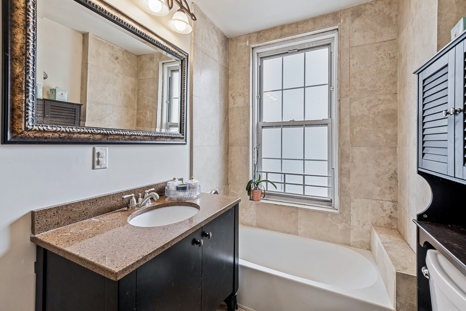 6101 N Sheridan Road Unit: 10C