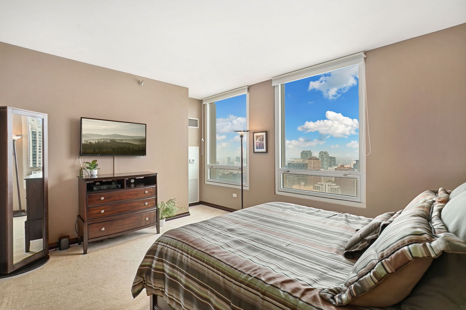 33 W Ontario Street Unit: 41EN