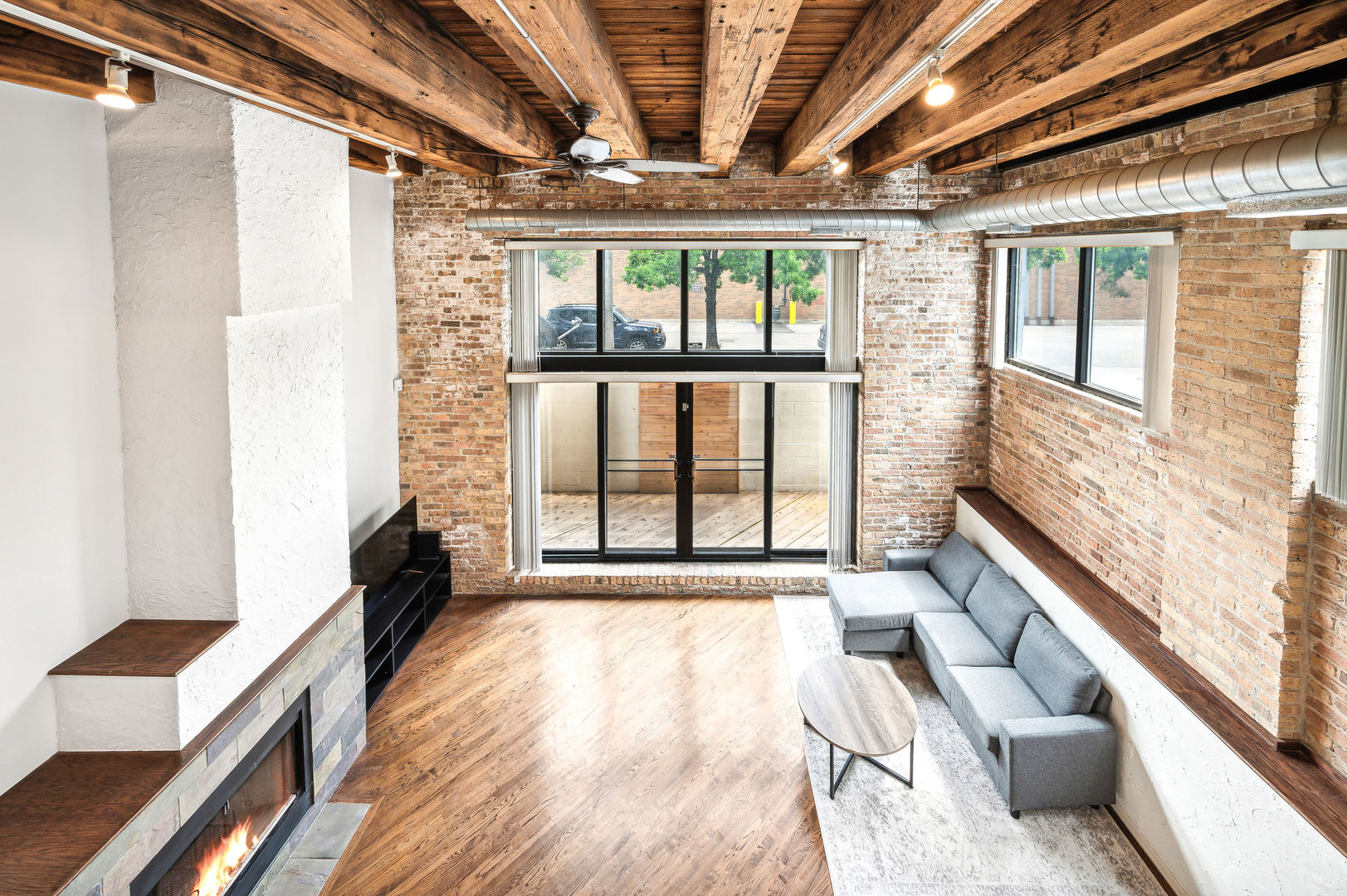 2620 N CLYBOURN Avenue Unit: 101