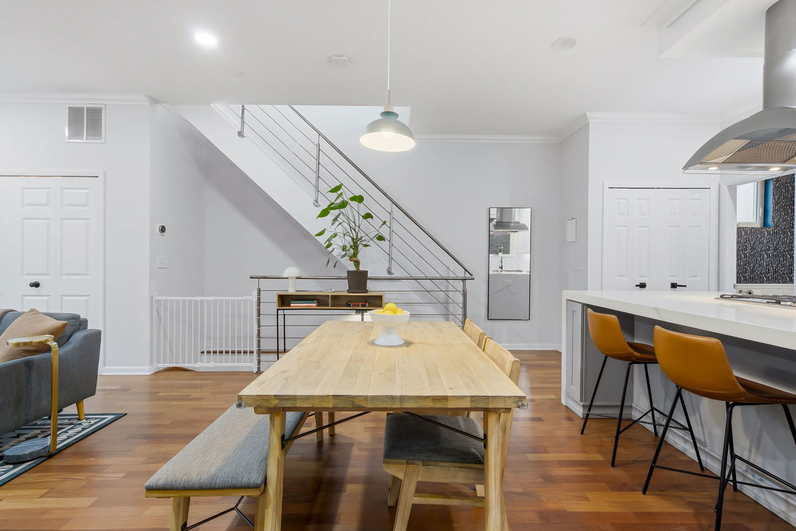 922 N Paulina Street Unit: 1R