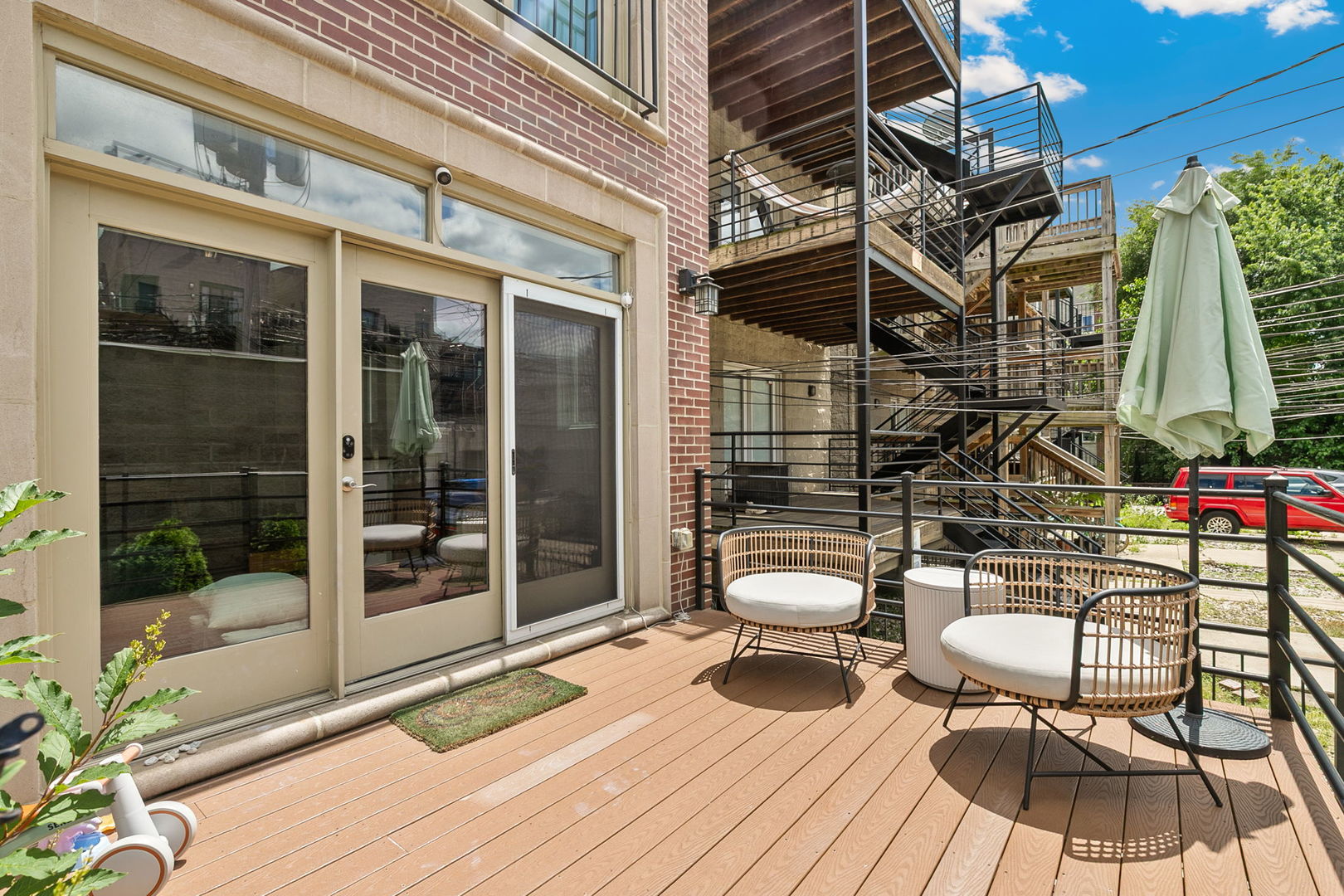 922 N Paulina Street Unit: 1R