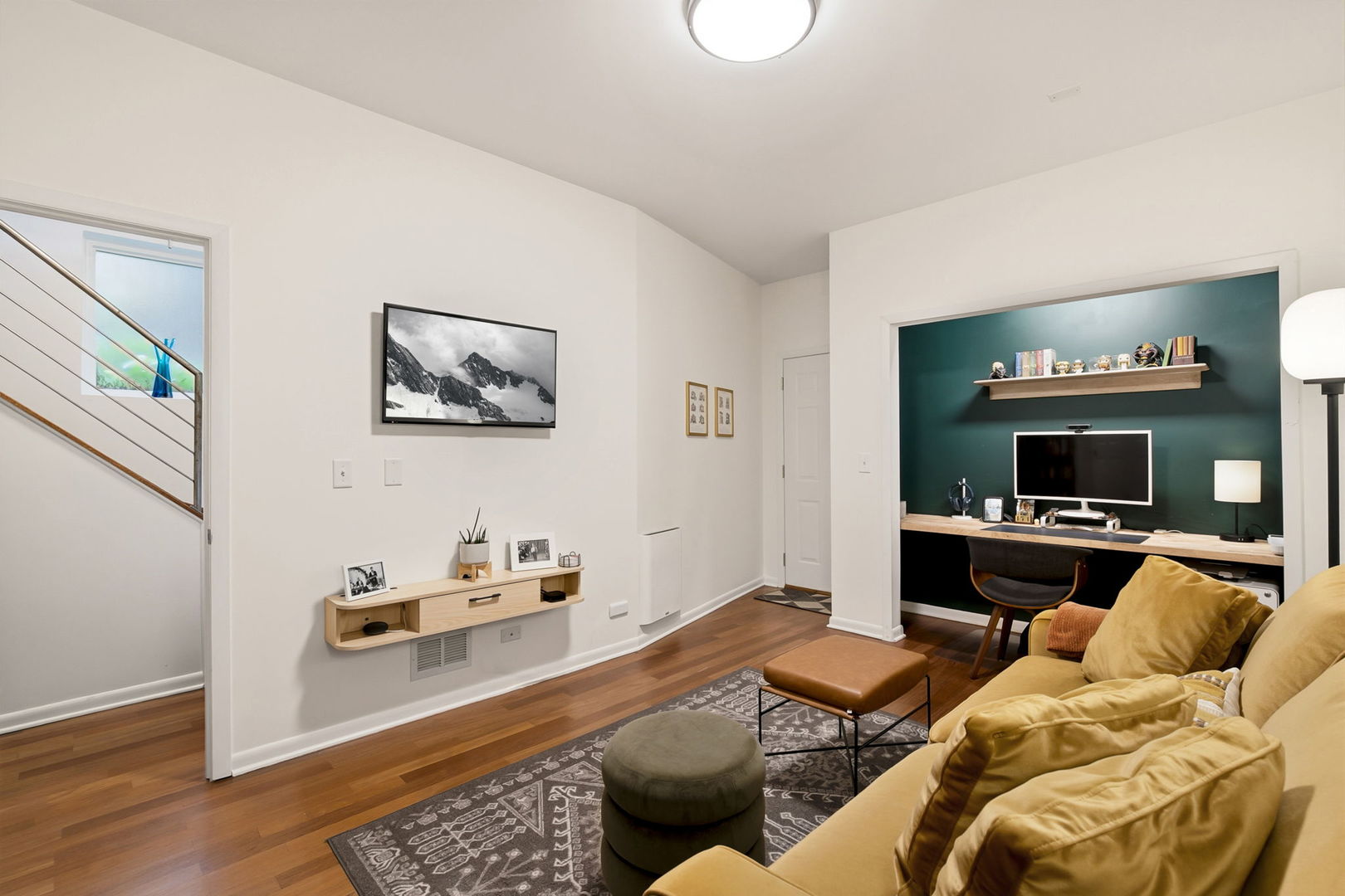 922 N Paulina Street Unit: 1R