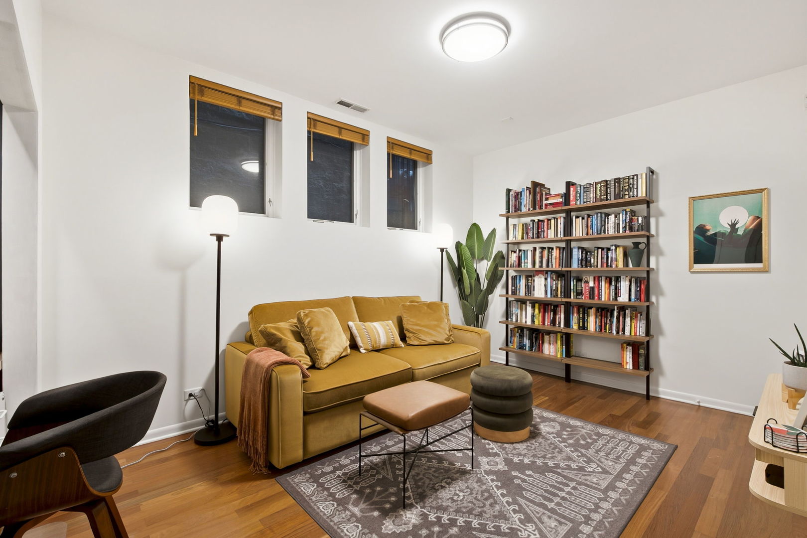 922 N Paulina Street Unit: 1R