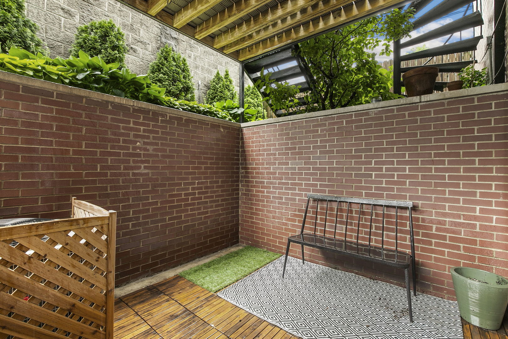 922 N Paulina Street Unit: 1R
