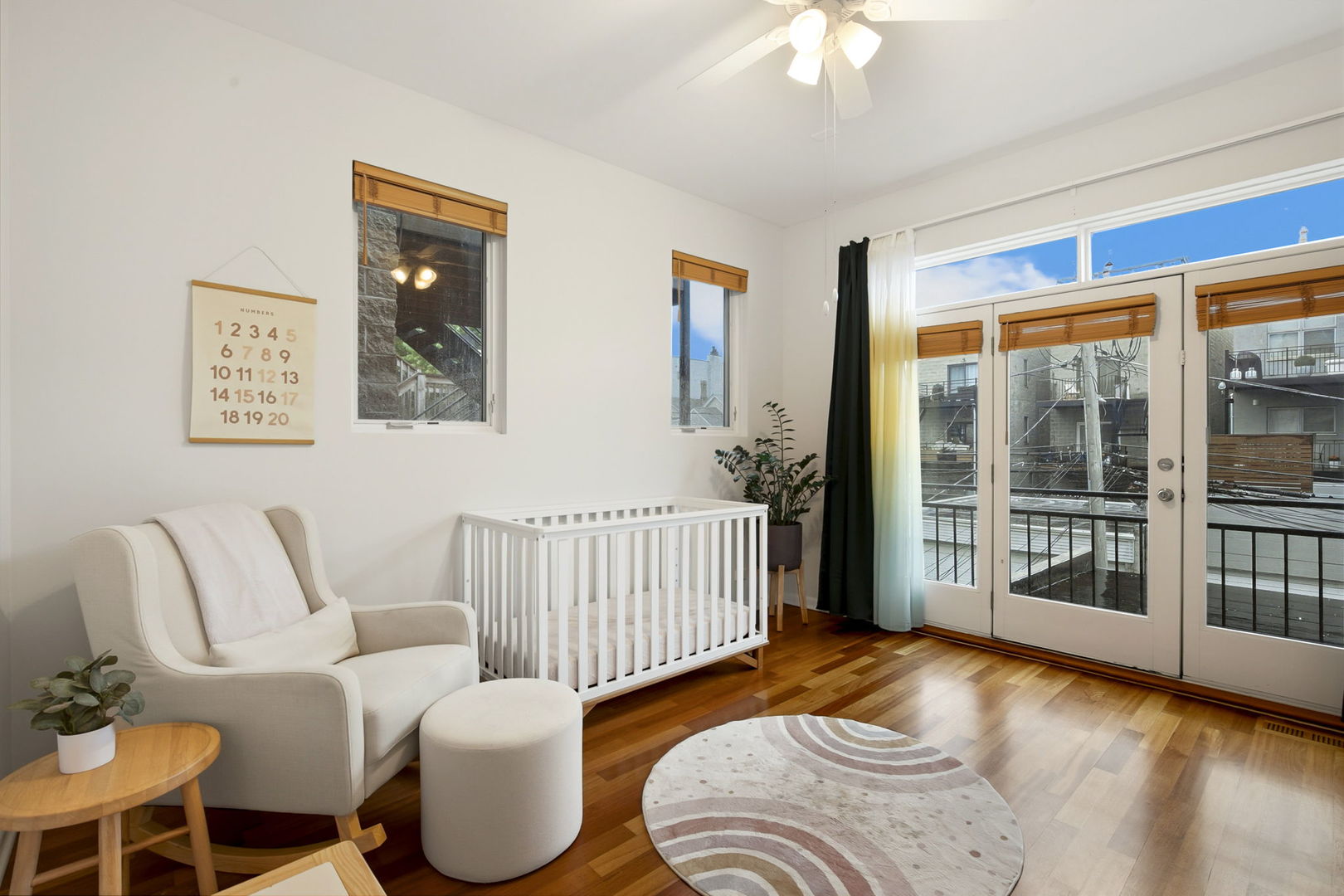 922 N Paulina Street Unit: 1R