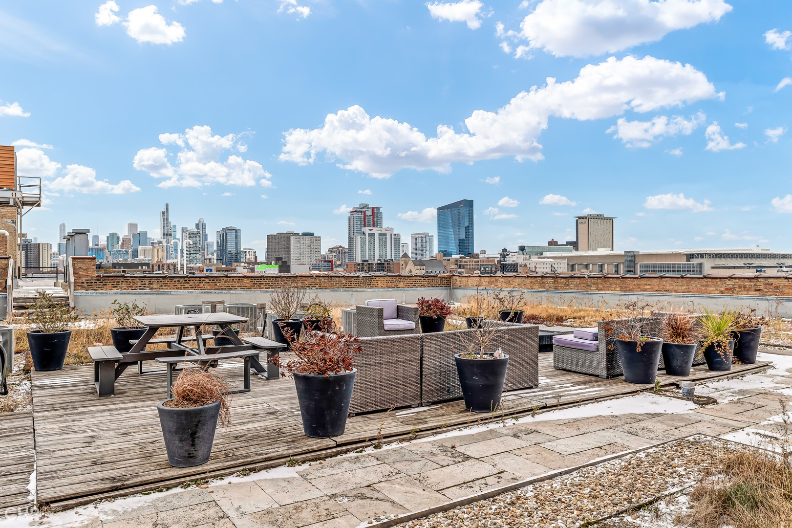 2545 S DEARBORN Street Unit: 702