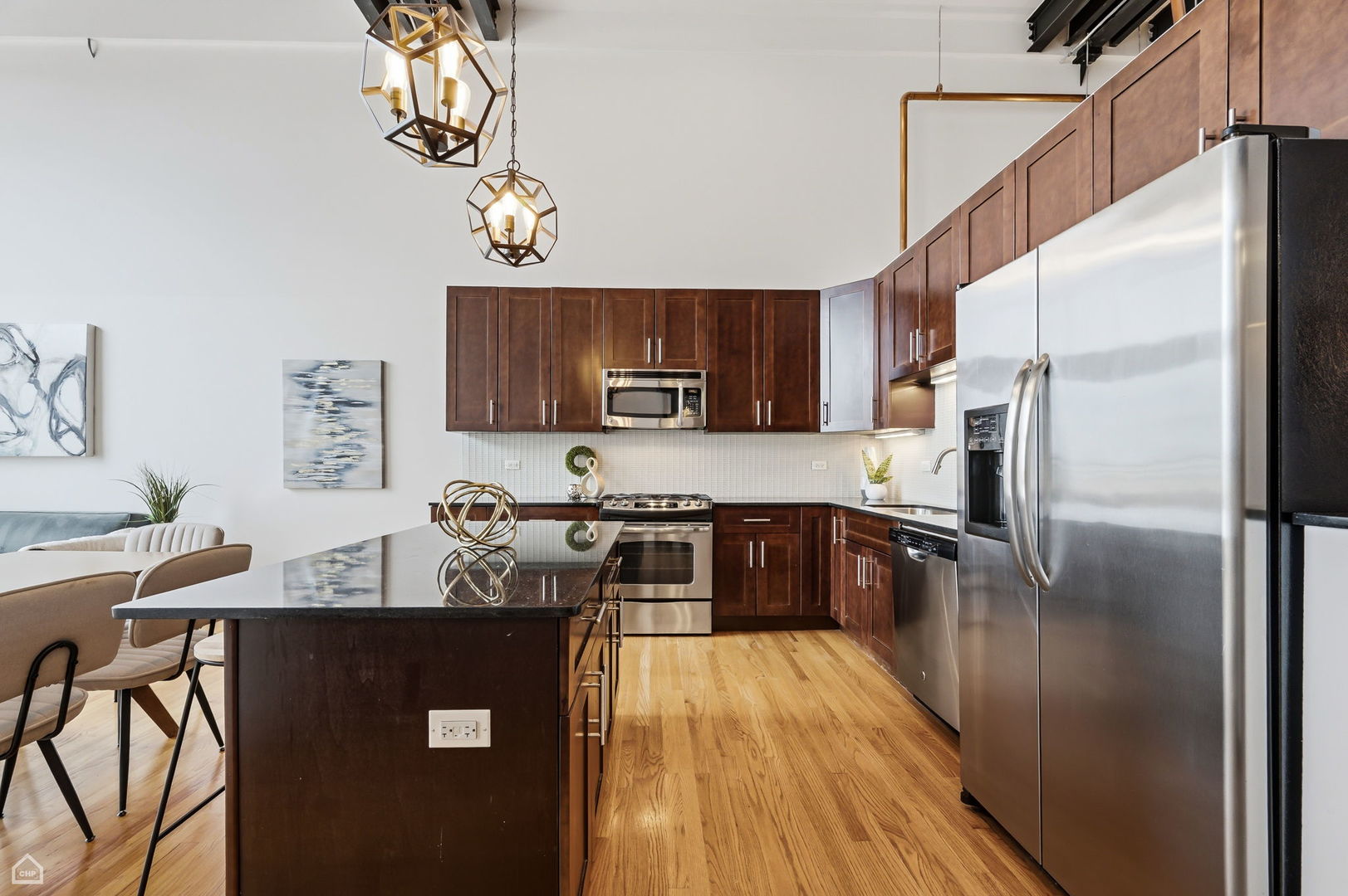 2545 S DEARBORN Street Unit: 702