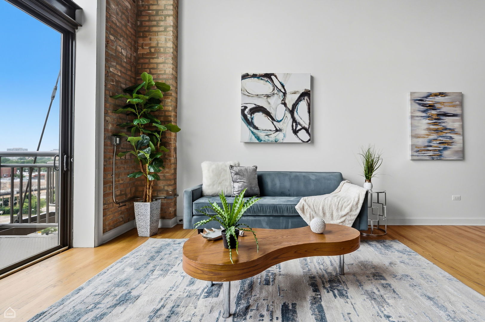 2545 S DEARBORN Street Unit: 702