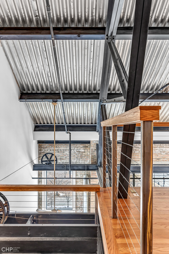 2545 S DEARBORN Street Unit: 702