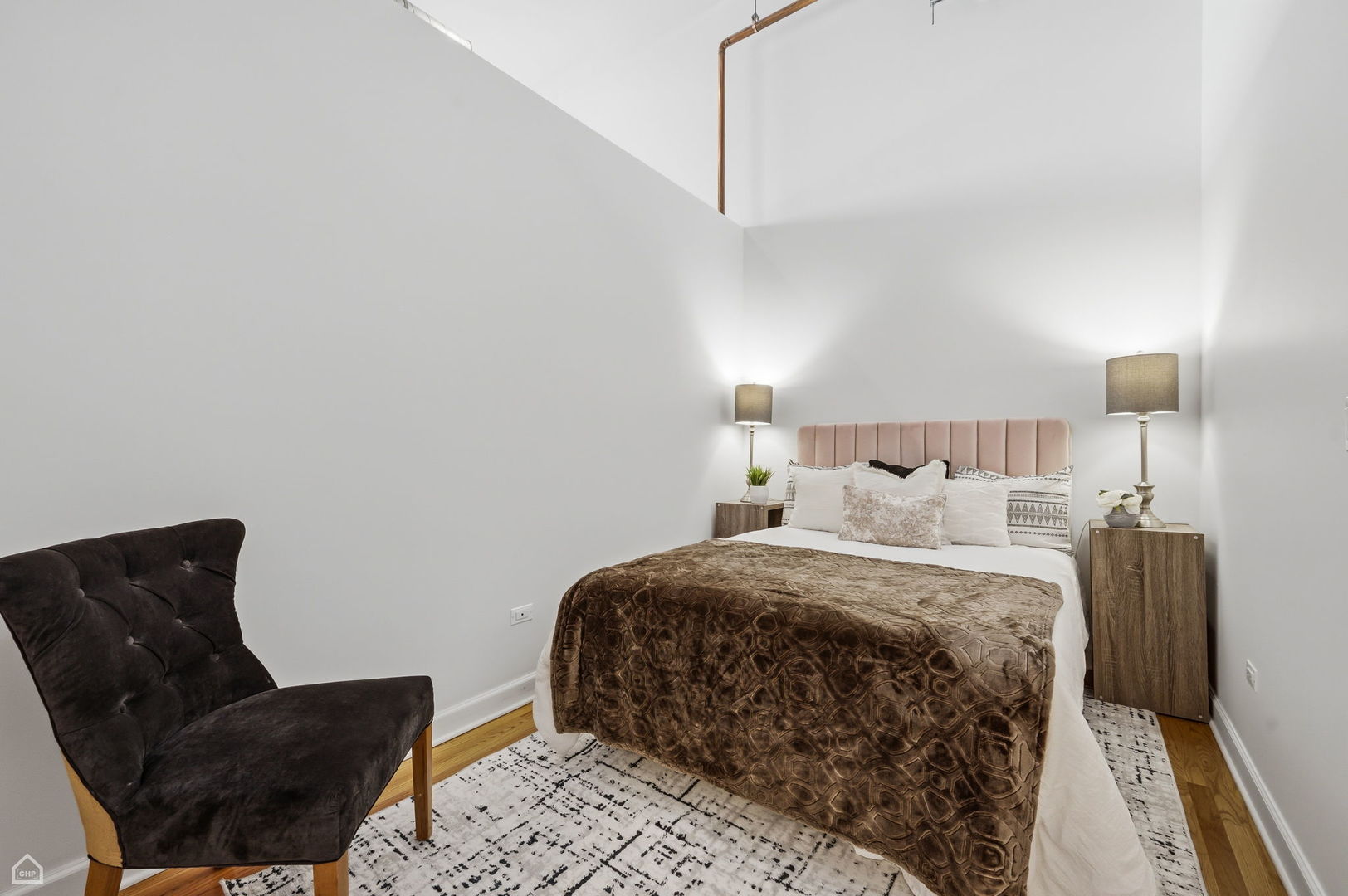 2545 S DEARBORN Street Unit: 702