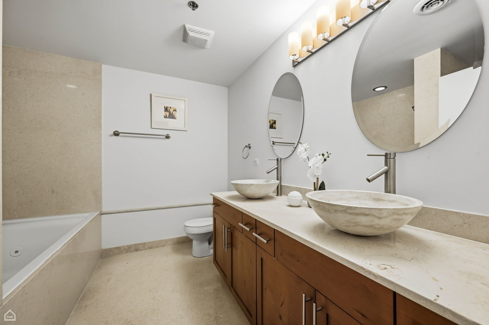 2545 S DEARBORN Street Unit: 702
