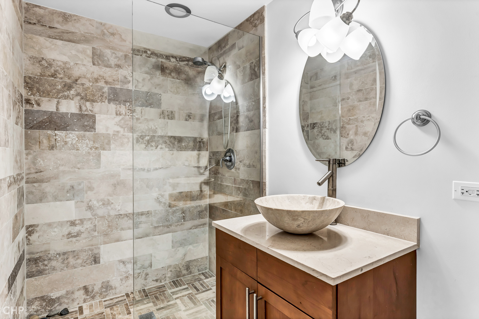 2545 S DEARBORN Street Unit: 702