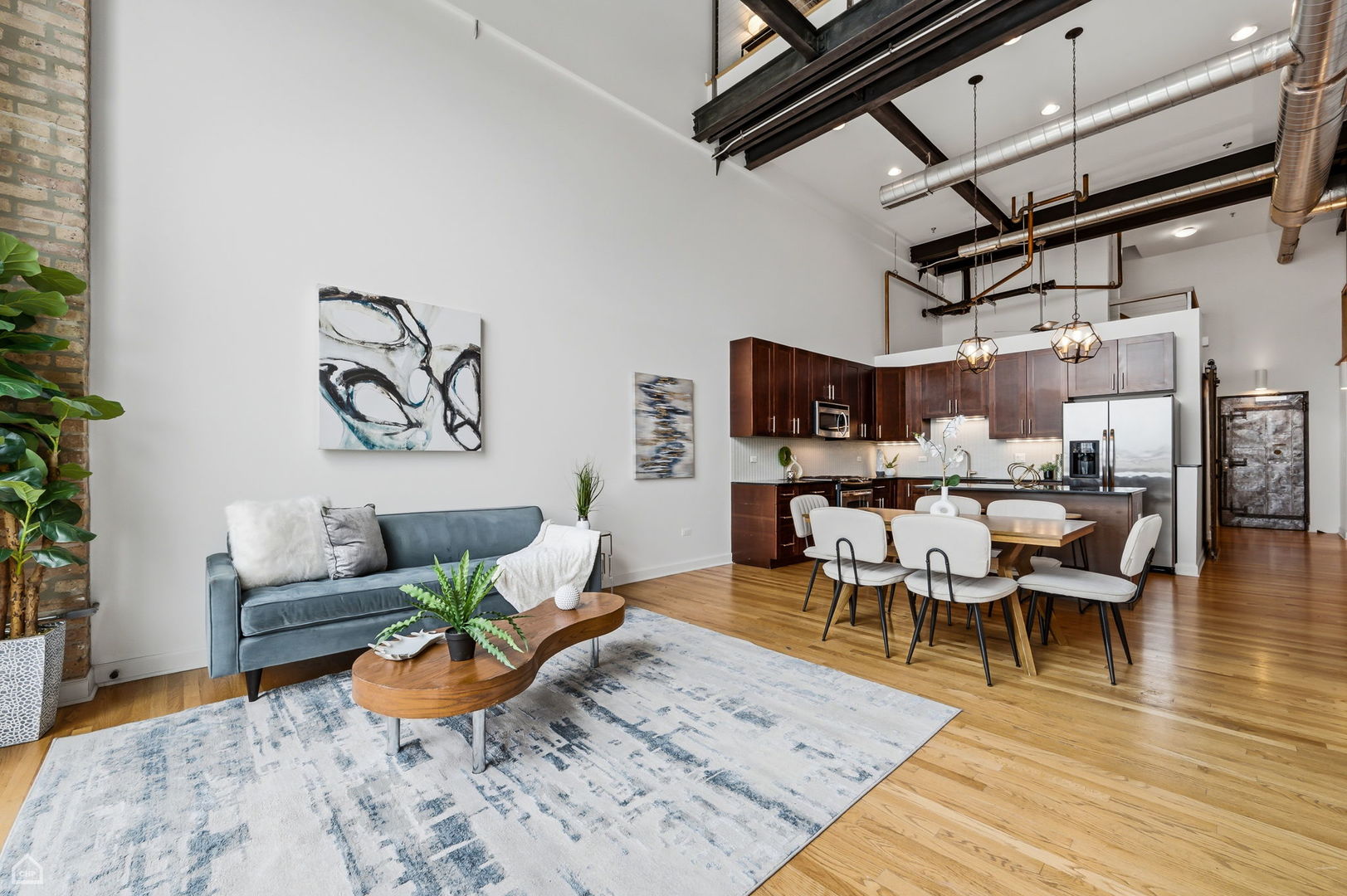 2545 S DEARBORN Street Unit: 702
