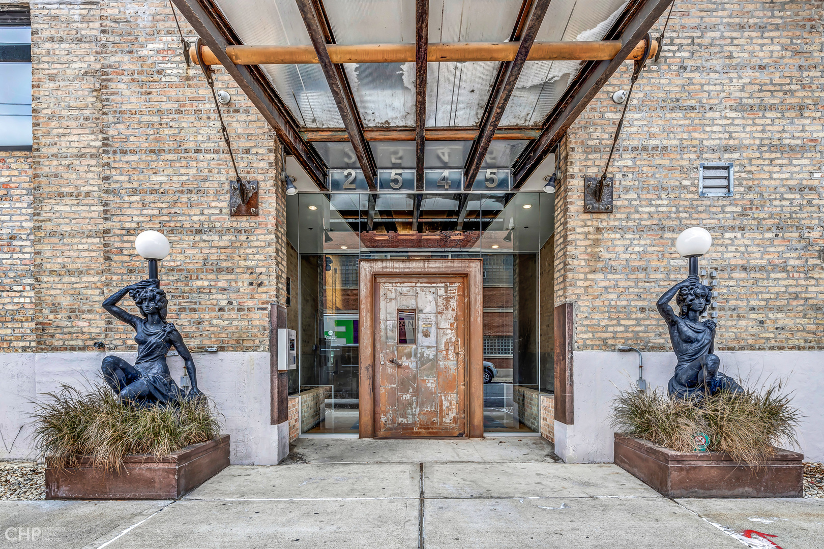2545 S DEARBORN Street Unit: 702