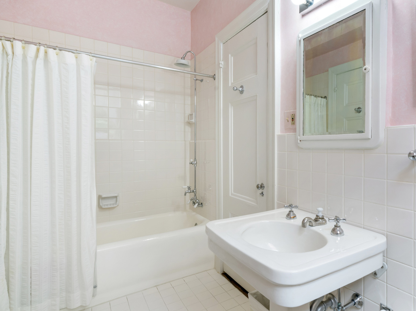 232 E Walton Place Unit: 3E