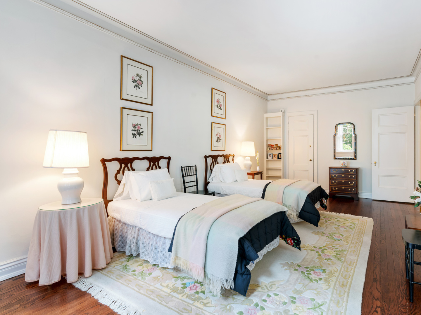232 E Walton Place Unit: 3E