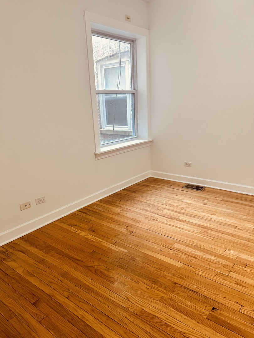 3222 W BERTEAU Avenue Unit: 1